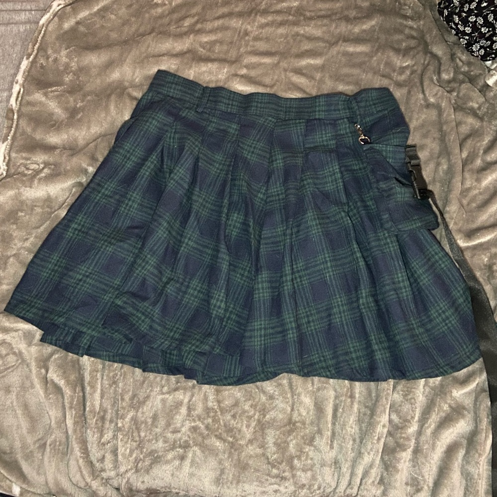 Green plaid skirt with pouch